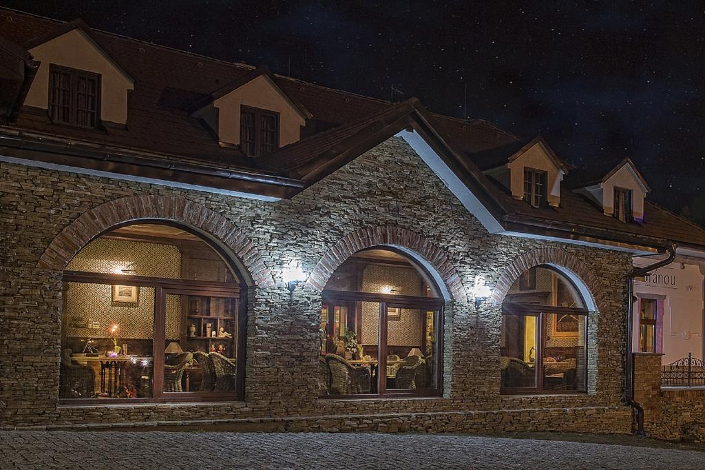 Hotel Pod Branou バルデヨフ エクステリア 写真